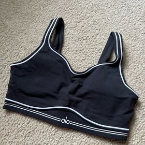 ALO Yoga Airbrush Heart Throb bra